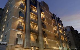 Eminent Suites And Apartments